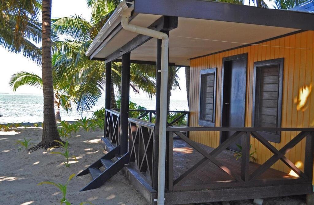 Ratu Kini Dive & Stay Mana Island Exterior photo